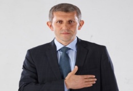 Sakindi ve olaylara farklı bir açıdan bakardı