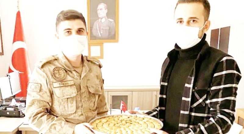 Salgın sürecinde kesintisiz görev yapan kurumlara baklava ikramı
