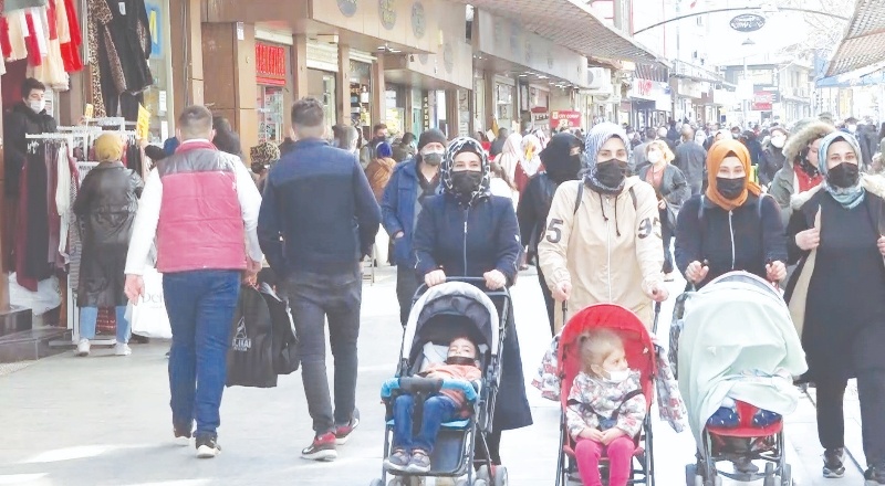 Salgın tedbirlerini umursamıyorlar