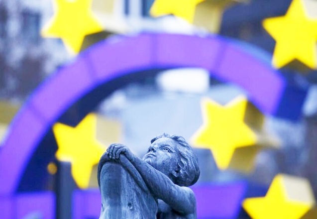 Salgının ikinci dalgası Euro Bölgesi'ni son çeyrekte küçültecek