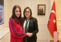 Salon sporlarında birçok başarıya imza atıyorlar