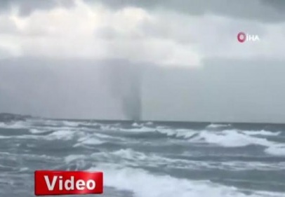 Samandağ sahilinde art arda 8 hortum