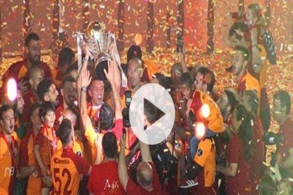 Şampiyon Galatasaray kupasını aldı