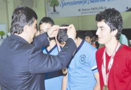 Şampiyonlar ödüllerini aldı