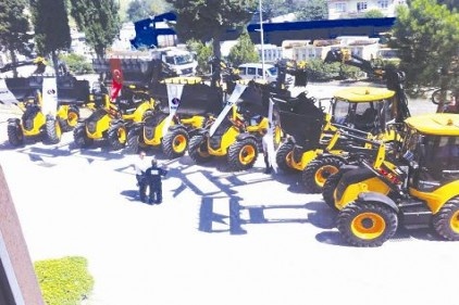 Samsun Belediyesi&#8217;nin 7 adet MST 6 serisi kazıcı yükleyicisi teslim edildi