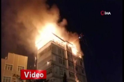Samsun&#039;da bir binanın 7. katı ve çatısı alev alev yandı