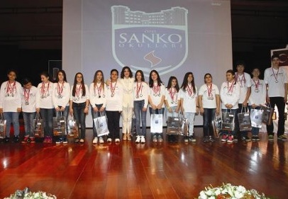 Sanat ve spor alanında 296 ödül aldılar