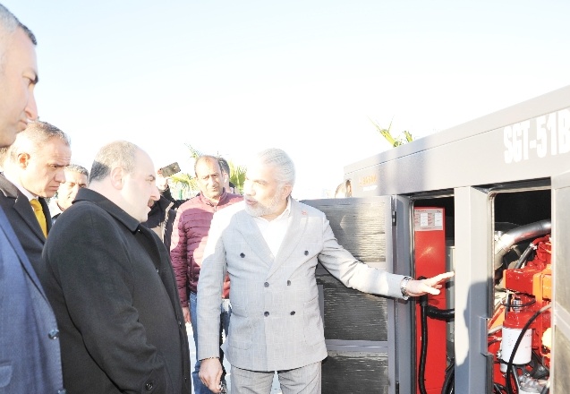 Sanayi ve Teknoloji Bakanı Mustafa Varank, yerli motorlu starkgen jeneratörü inceledi