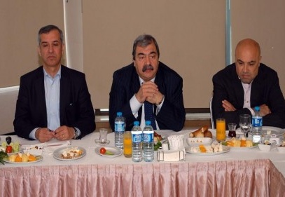 Sanayicinin duygusal değil ticari düşünmesi gerek