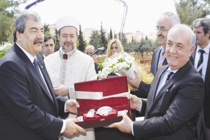 Sani Konukoğlu İlahiyat Fakültesi&#8217;nin temeli atıldı