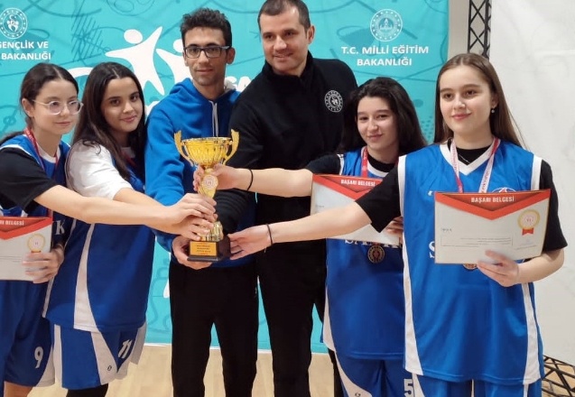 SANKO basketbol takımı namağlup şampiyon oldu