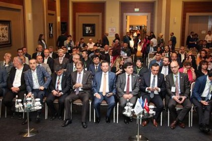 SANKO Holding Onursal Başkanı Abdulkadir Konukoğlu, Gaziantep&#8217;in bir &#8220;uyum&#8221; kenti olduğunu belirterek,