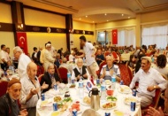 Sanko, iftarda muhtarlar ve huzurevi sakinleri ile buluştu