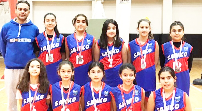 SANKO Okulları basketbol takımı il ikincisi oldu