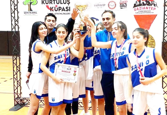 SANKO Okulları Genç Kız (A) Basketbol Takımı yenilgisiz şampiyon oldu