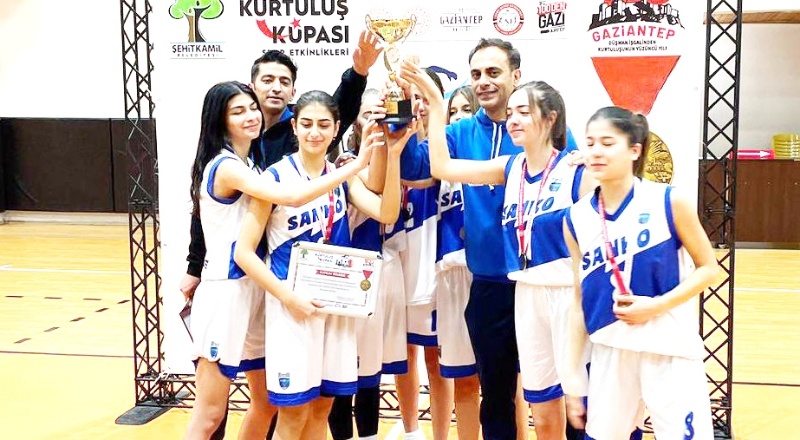 SANKO Okulları Genç Kız (A) Basketbol Takımı yenilgisiz şampiyon oldu