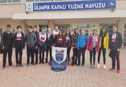 SANKO Okulları Genç Kızlar Yüzme Takımı bölge üçüncüsü oldu