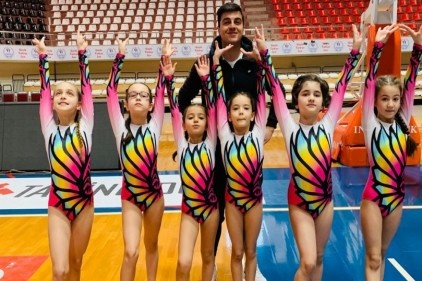 SANKO Okulları jimnastik takımı il üçüncüsü oldu