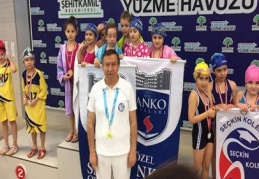 SANKO Okulları Minik Kızlar B Kategorisi Takımı il birincisi oldu