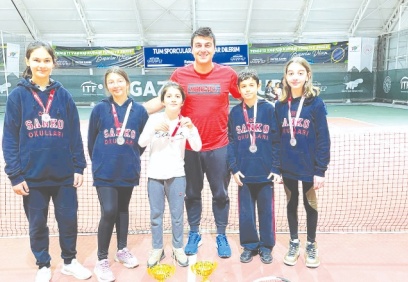 SANKO Okulları teniste iki ikincilik kazandı