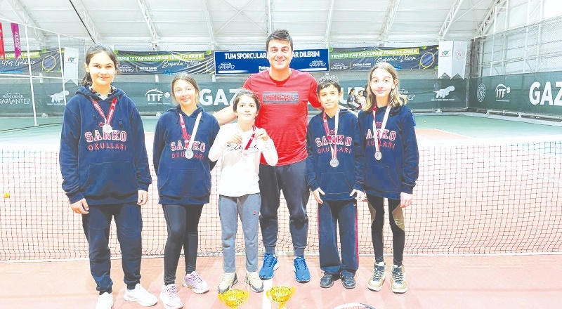SANKO Okulları teniste iki ikincilik kazandı