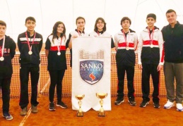 SANKO Okulları Yıldız Erkek Tenis Takımı il birincisi, Yıldız Kız Tenis Takımı ise il ikincisi oldu