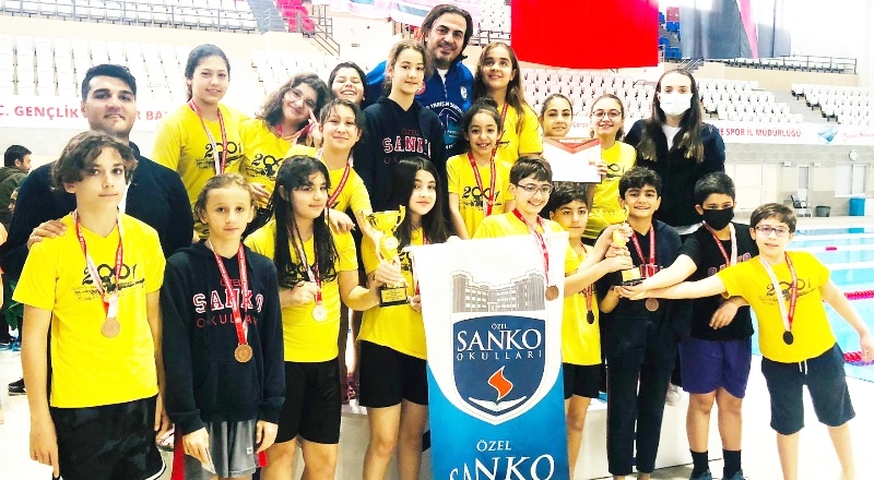 SANKO Okulları yüzmede 39 madalya ve 2 kupa kazandı