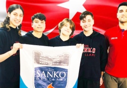 SANKO Okullarının dört öğrencisi yüzme milli takımına seçildi