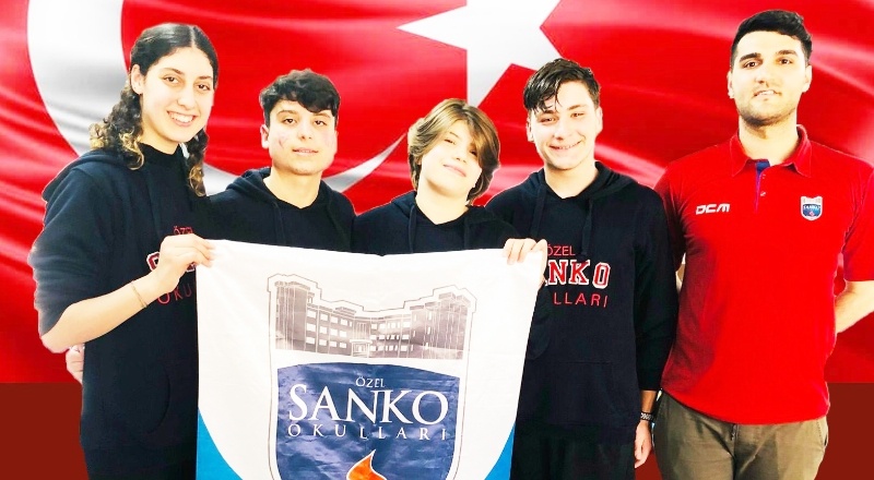 SANKO Okullarının dört öğrencisi yüzme milli takımına seçildi