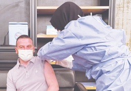 Sanko Park ziyaretçileri, AVM içerisindeki aşı istasyonunda aşılarını olabilecek