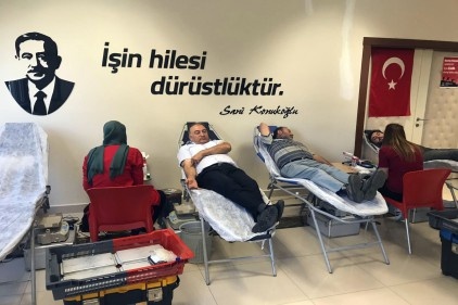Sanko Tekstil İşletmeleri yönetici ve çalışanları kan bağışladı