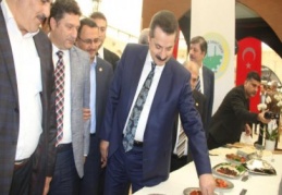 Şanlıurfa çiğ köfte ve tırnaklı ekmekte son noktayı koydu 