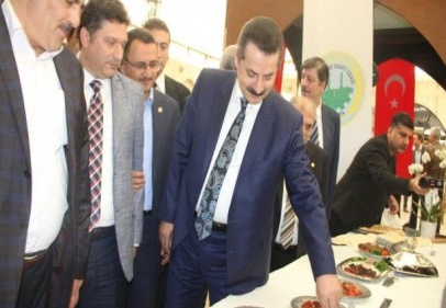 Şanlıurfa çiğ köfte ve tırnaklı ekmekte son noktayı koydu 