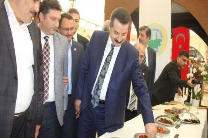 Şanlıurfa çiğ köfte ve tırnaklı ekmekte son noktayı koydu 