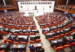 Sansür yasası AKP'liler arasında da endişe yarattı: 29. maddeye itiraz var