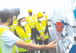 Şantiye alanında saate 400 ton kapasiteli taş kırım tesisi var