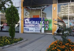 Satılık veya kiralık dükkanlar cep yakıyor
