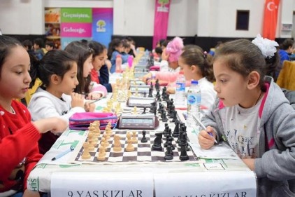 Satranç branşında faaliyet gösteren okullarımızın ilgisi memnuniyet verici
