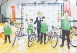 Satrançta başarılı hamleler ödüllendirildi