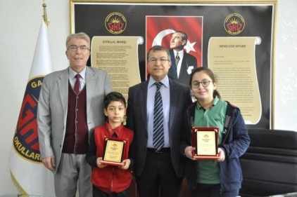 Satrançta GKV&#8217;lilere çifte şampiyonluk 