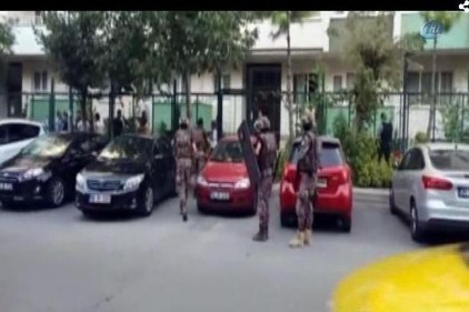 Savcının oğlu tartıştığı şahıslara lojmandan ateş açtı