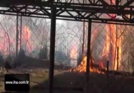 Sazlık yangınında bazı evler tahliye edildi
