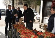 Sebze hali esnafı ile buluştular