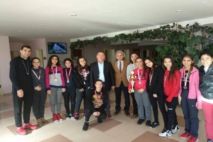 Seçkin Koleji Kız Basketbol takımı il ikincisi oldu