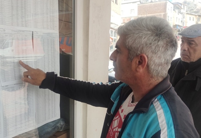 Seçmen listeleri askıya çıkarıldı