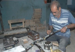 Sedefkarlar sanatlarını geliştirmek için uğraşıyor