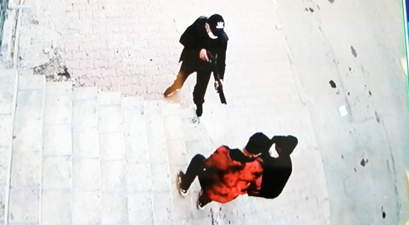 Şehir eşkıyaları yol kesip gasp yaptılar