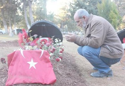 Şehit babası yardım bekliyor