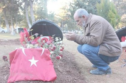 Şehit babası yardım bekliyor