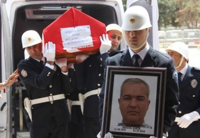 Şehit polis memurları son yolculuklarına uğurlandı
